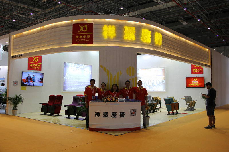 專業(yè)禮堂椅廠家就找祥聚！