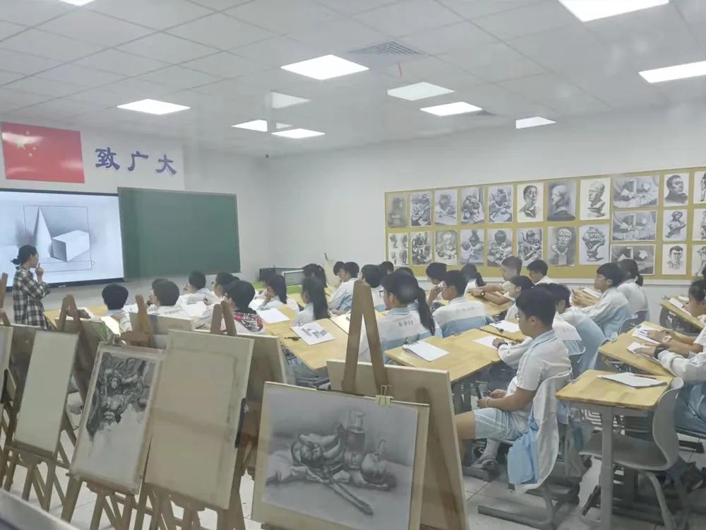 別讓近視使孩子們被夢(mèng)想拒之門(mén)外|世界航天日